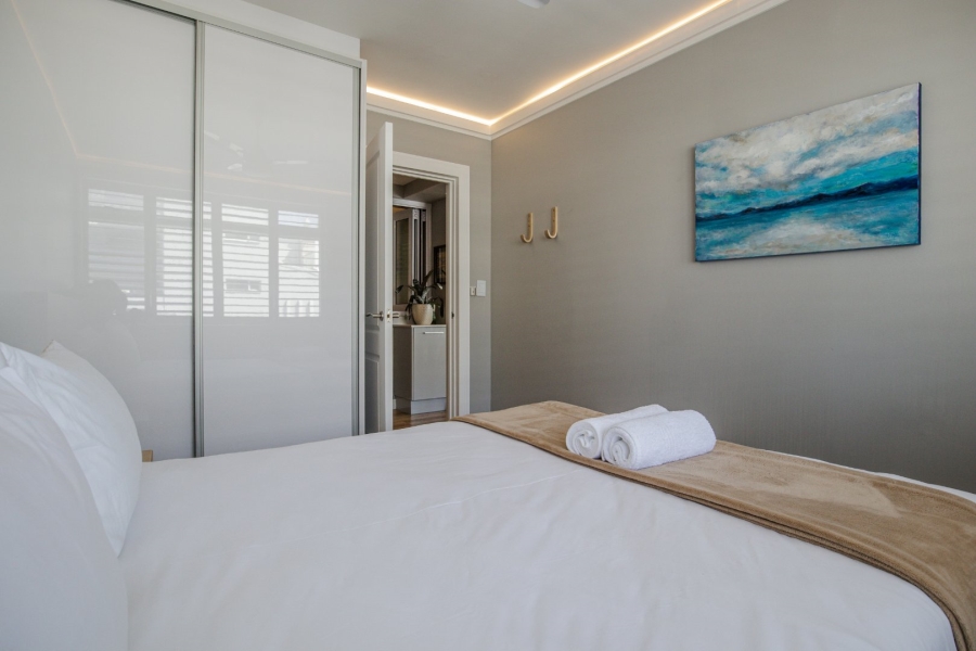 To Let 4 Bedroom Property for Rent in Sea Point Western Cape